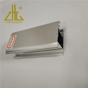 Aluminiowe przesuwane drzwi szczotkowane srebrne